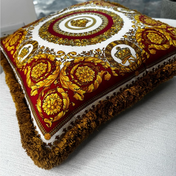 Versace Pillow - Picture 12 of 17